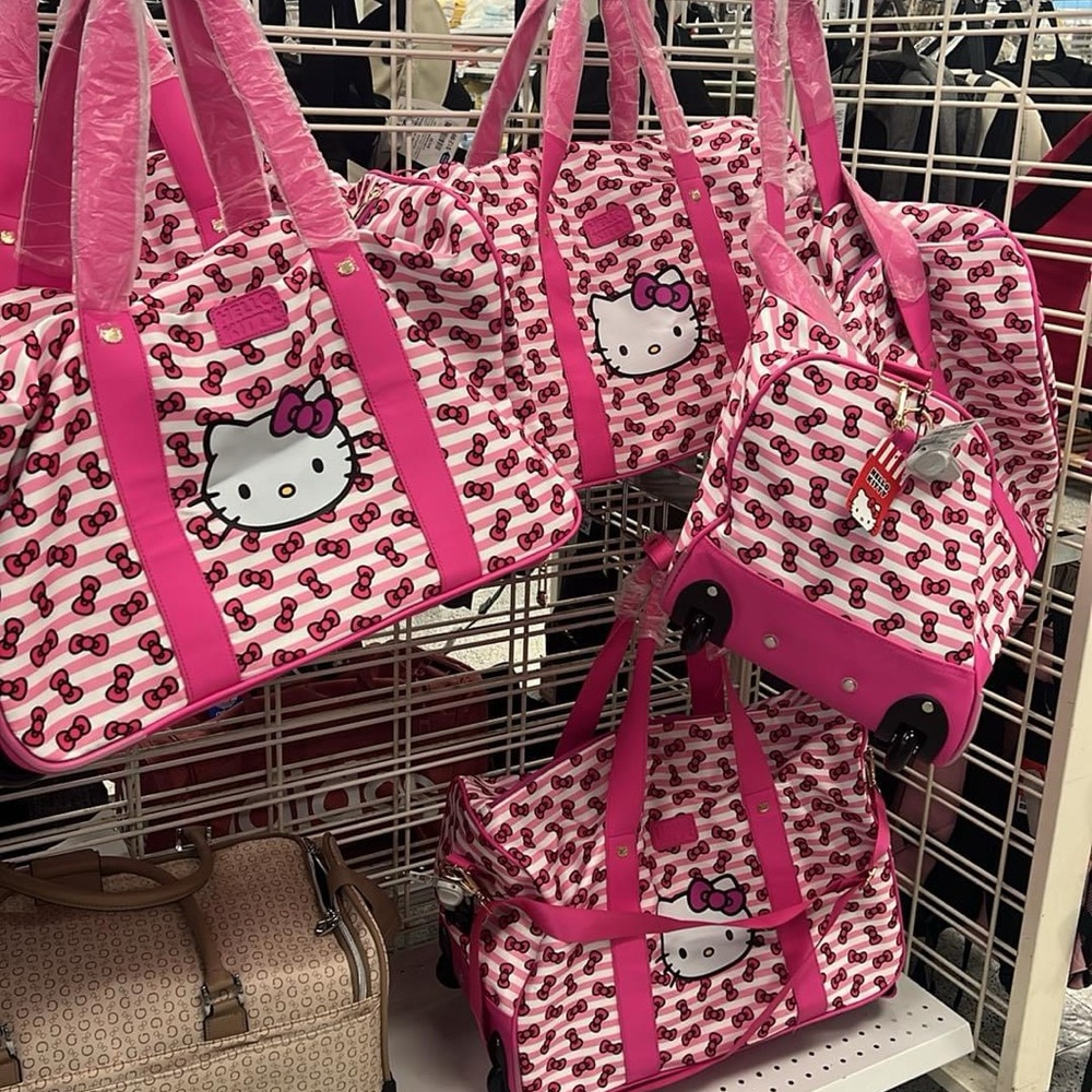 Duffle hello kitty